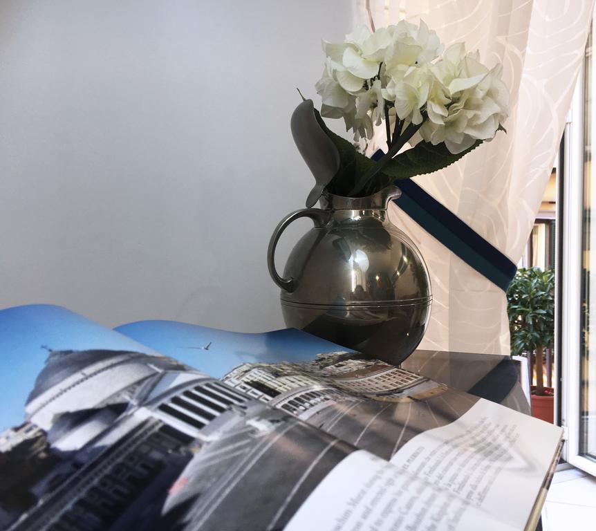 Sebeto Toledo Apartment Naples Luaran gambar